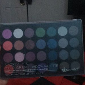 smokey eyes eyeshadow palette